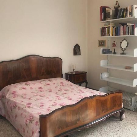 A Casa Di Claudia Apartment Венеция Екстериор снимка