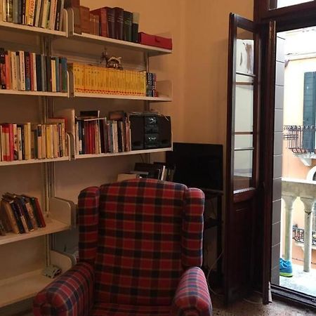 A Casa Di Claudia Apartment Венеция Екстериор снимка
