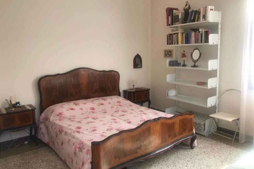 A Casa Di Claudia Apartment Венеция Екстериор снимка