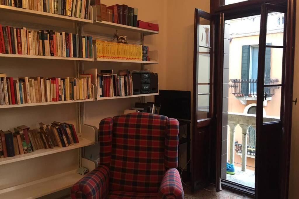 A Casa Di Claudia Apartment Венеция Екстериор снимка